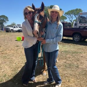 Meet your Posher, Julia